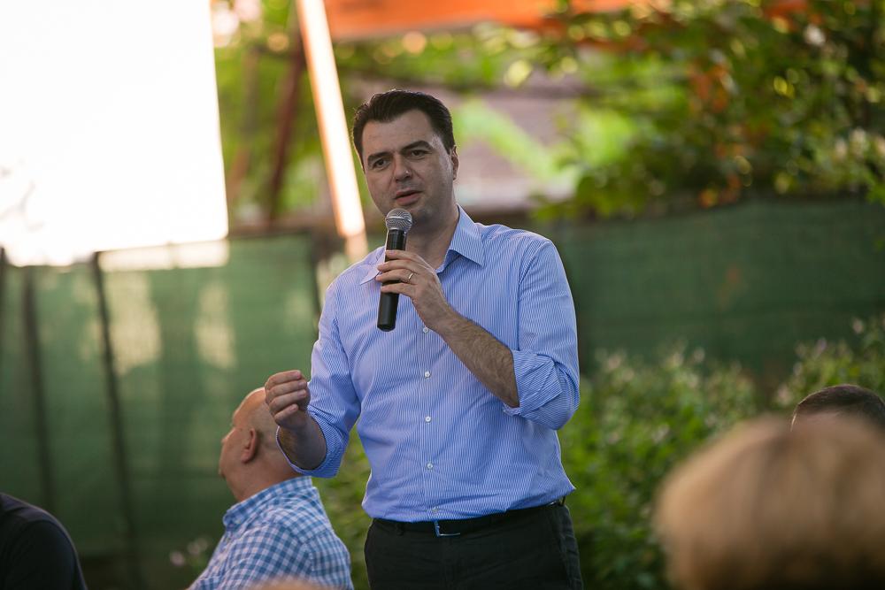 FOTO/”Kjo qeveri bandë i është vërsulur buxhetit të shtetit”, Basha flet për projektin e Edi Ramës