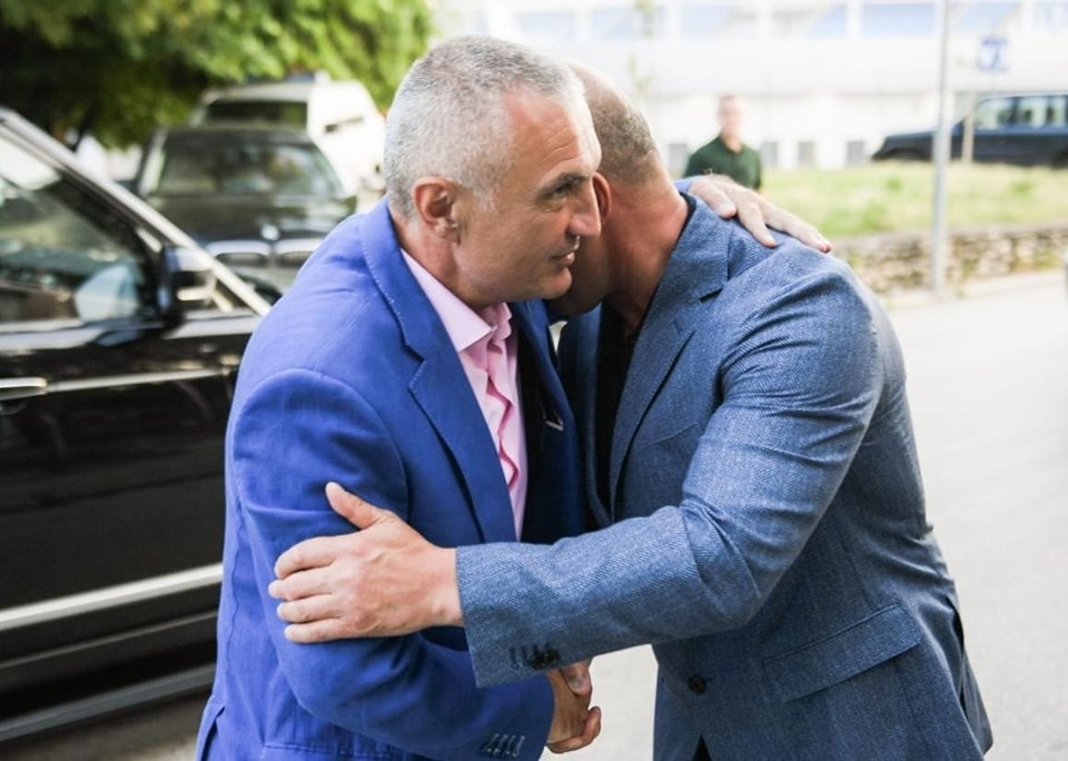 FOTO/ Meta, vrap ne Prishtine, takon Ramush Haradinaj