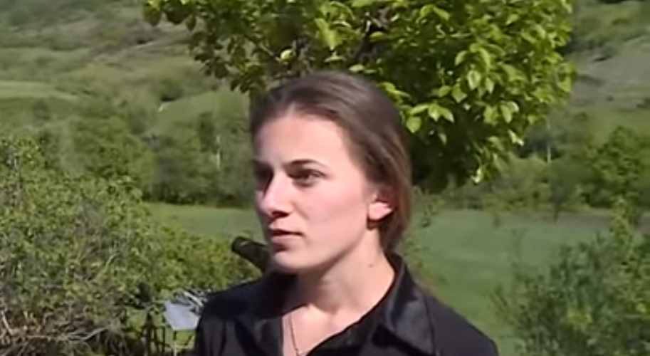 HISTORIA&VIDEO/ Më martuan me zor që 14 vjec. Historia tronditëse e gruas së ve 17 vjece