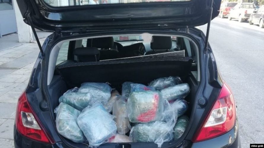 Goditen rrjetet greko-shqiptare të marijuanës