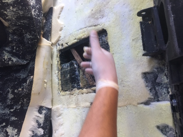 FOTO/Dysheme e dyfishtë e makinës, si iu gjet droga shqiptarit në doganë