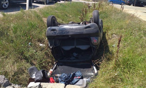 Aksident i rëndë/ 3 vajza përfundojnë në spital