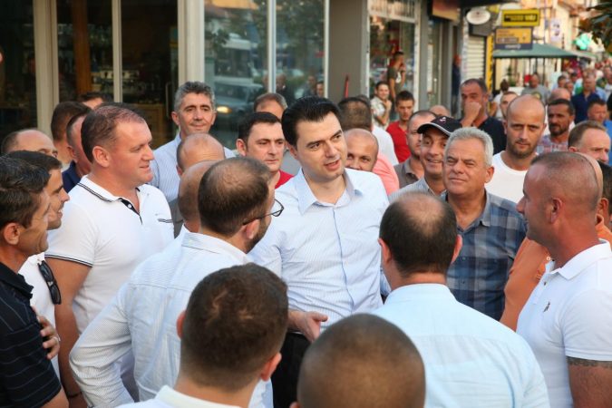 Ja kë takon Basha 24 orë para protestës, mesazhi që dha