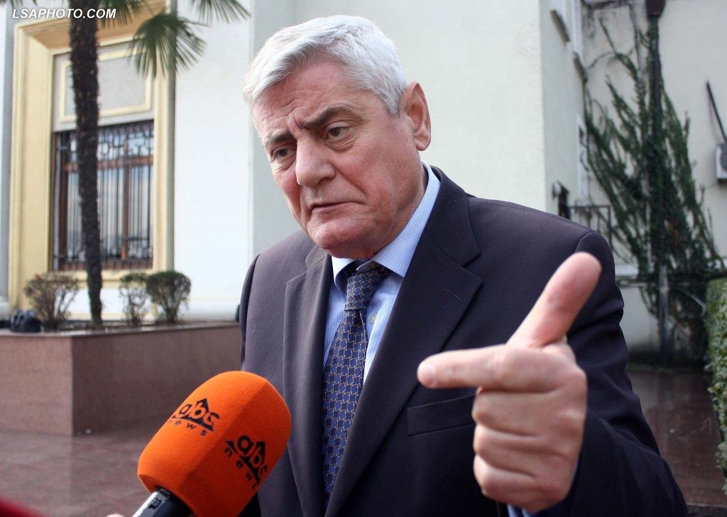 Shehi: Rama dhe Basha të ulen në tryezë me garanci të ndërkombëtarëve