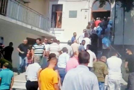 “Jepen mandatet në Bashkinë Devoll”, ish-deputeti: Shqipëria është në rrezik! Pakica vendosi për shumicën