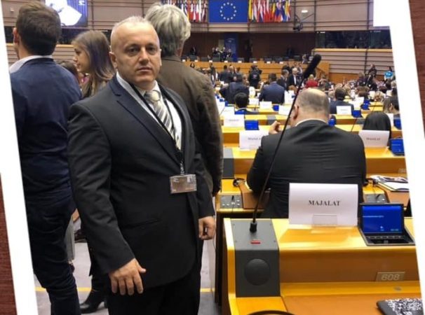 FOTO/ Shqiptarët dedikime për Festim Laton:“Lamtumirë heroi ynë”