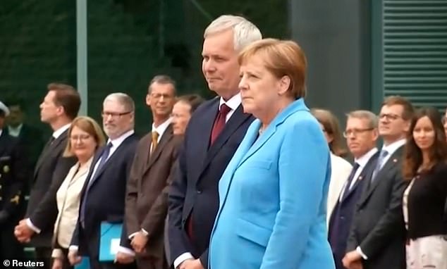 VIDEO/ Merkel dridhet në takimin me kryeministrin e Finlandës