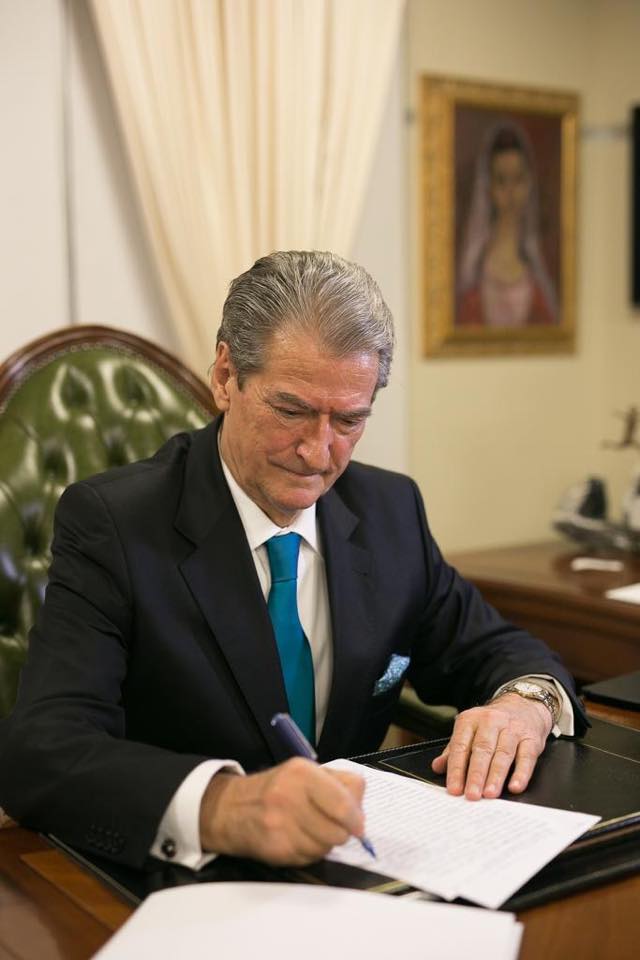 Berisha, nje tjeter pergjigje per Presidentin serb Aleksander Vucic