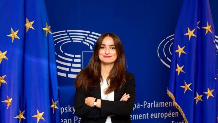 Një tjetër shqiptare arrin sukses,  zgjidhet kryetare e komunës së dytë më të madhe në Suedi