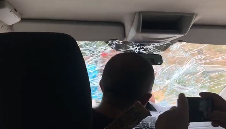 SKANDAL/ Shihni si terrorizohen turistët spanjollë nga pronari i lokalit në Himarë