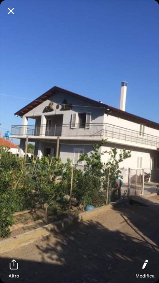 EMRI/”Breshëri automatiku e tritol shtëpisë së veprimtarit të PD”, Berisha nxjerr mesazhin dhe fotot