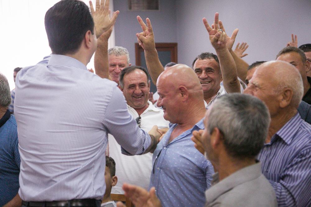 Basha: Rama gjobit bizneset e vogla dhe pasurohet vetë