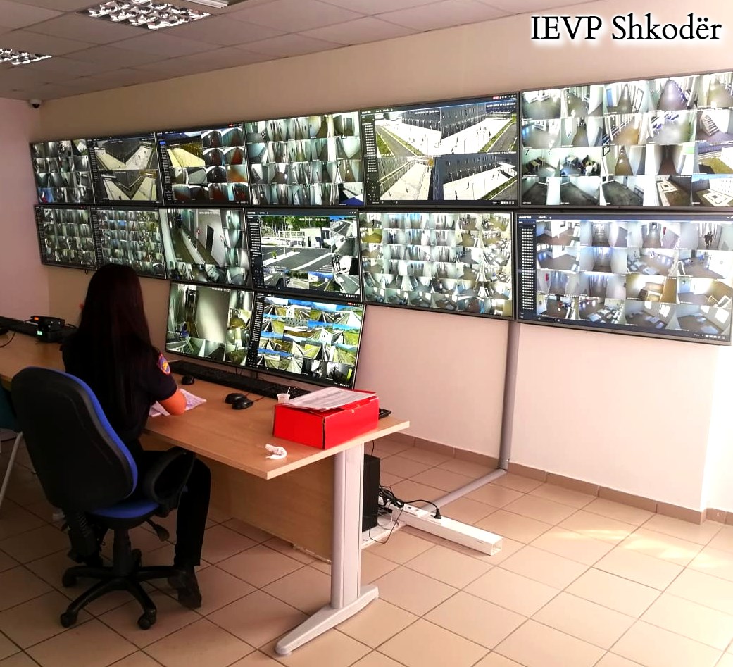 FOTO/ “Blindohen” burgjet në Shqipëri, qindra kamera sigurie