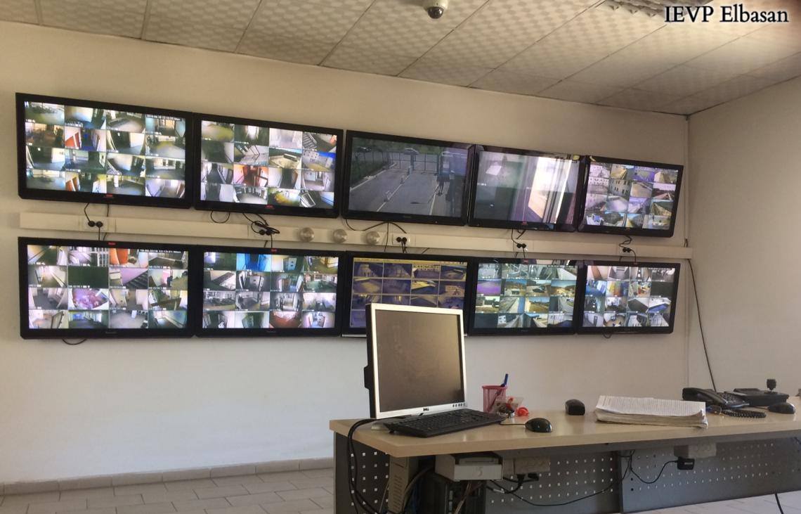 FOTO/ “Blindohen” burgjet në Shqipëri, qindra kamera sigurie