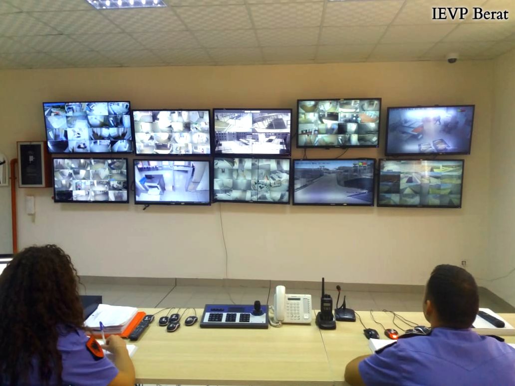 FOTO/ “Blindohen” burgjet në Shqipëri, qindra kamera sigurie