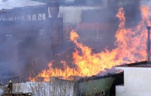 Zjarr i madh ne fshatin e Kryeministrit, Surrel