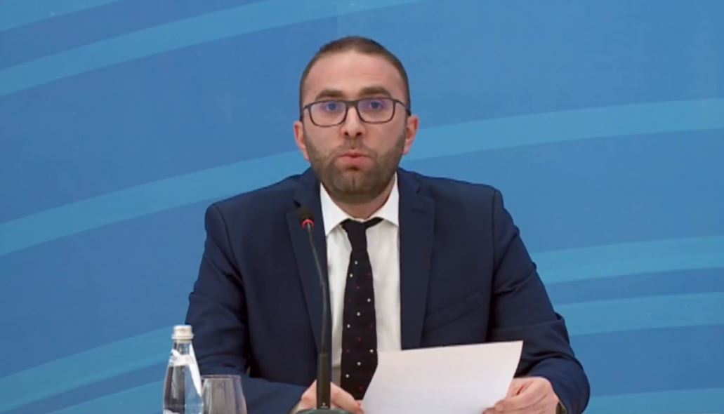 VIDEO/”E pakontestueshme”, PD nxjerr provën e re për Agim Kajmakun: Kur e arrestuan, gënjeu…