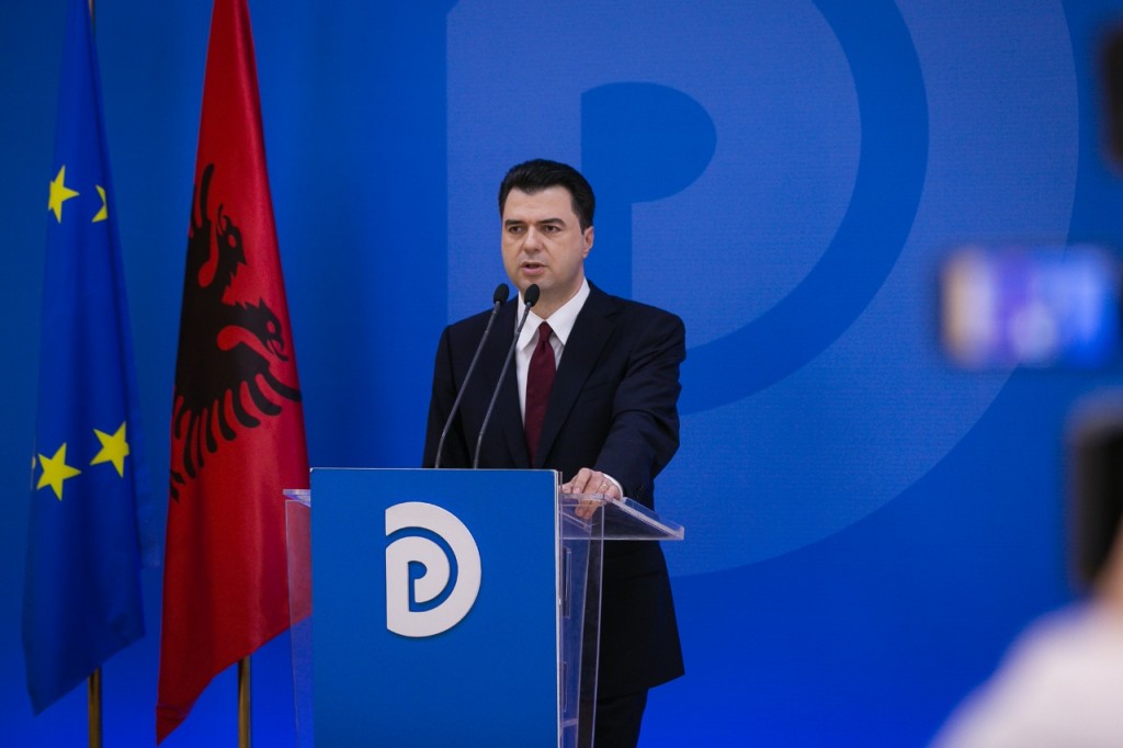 Basha publikon videon me skandalin e koncesionit: 1km rrugë, 10 herë më shtrenjtë se në Europë e botë