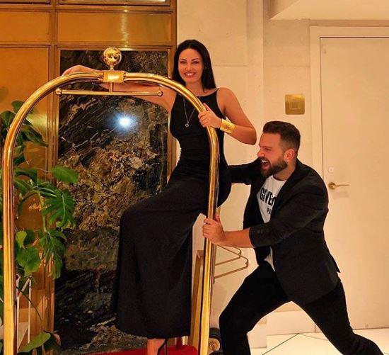 FOTO/Pushimet e “çmendura” të VIP-ave shqiptarë, Bleona dhe Albani lakuriq në det