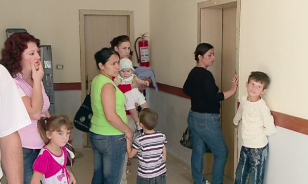 250 fëmijë çdo ditë  në urgjencë,shkak temperaturat e larta