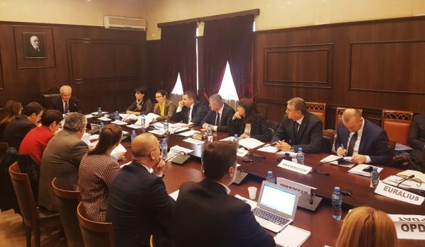 KED kërkesë presidentit Ilir Meta, “shpallni vakancat për kandidaturat e reja për anëtarë të Gjykatës Kushtetuese”