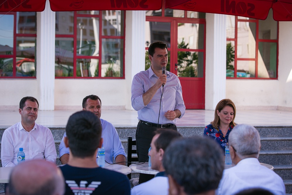 FOTO/Basha nuk i ndahet mazhorancës: Shumë shpejt do ta shporrim këtë pakicë kriminale