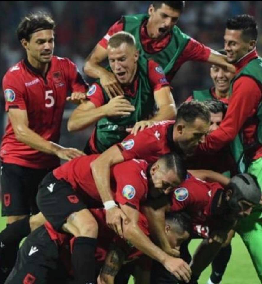 Feste ne Elbasan Arena, Shqiperia shenon edhe dy gola ne 5 minuta