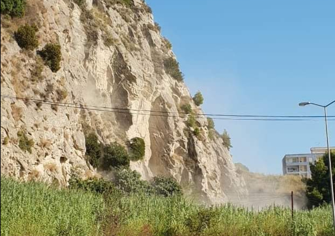 Zihen poshtë nga copa shkëmbi, dyshohet për 6 të plagosur rëndë tek Shkëmbi i Kavajës