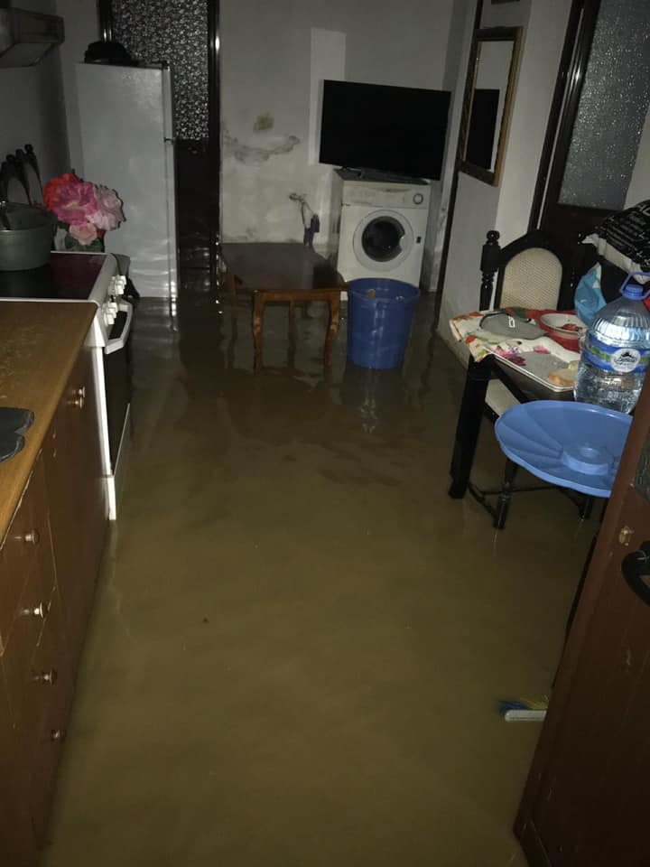 VIDEO/Tirana mes ujit, ish-deputeti nxjerr pamjet nga shtëpitë e përmbytura: Për faj të pusetave të Lalit