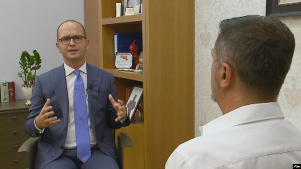 Ditmir Bushati ‘godet’ Ramën përmes Zërit të Amerikës: Kam reaguar që në vitin 2016