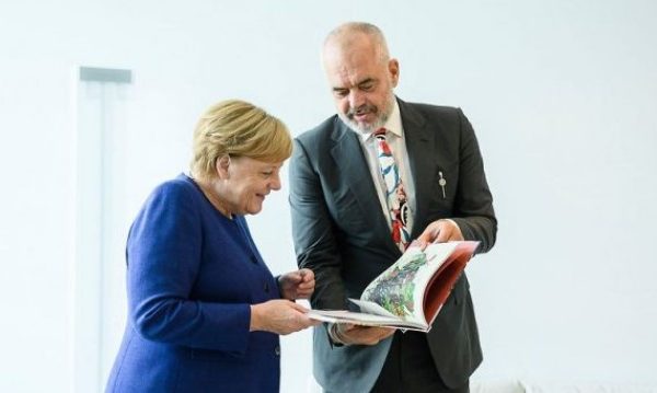 DETAJE/Rama takoi Merkelin, por nga Gjermania nuk merr premtim për hapjen e negociatave