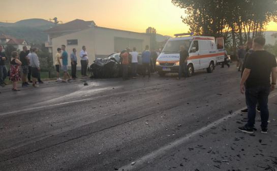 Aksidenti me 1 të vdekur në Korçë, arrestohet shoferi që bëri parakalim të gabuar