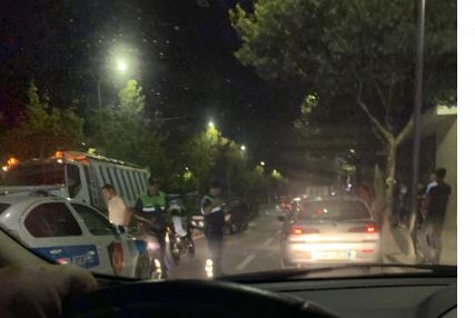 FOTO/Aksidenti në Tiranë, dalin pamjet, makina e kthyer përmbys