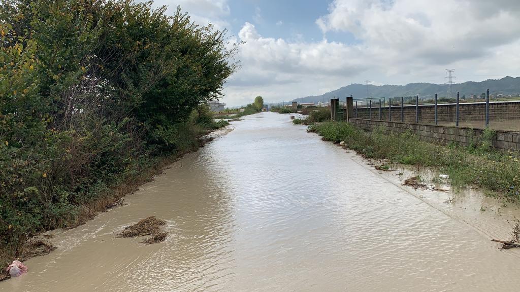 FOTO/Banorët e përmbytur në Fushë Krujë denoncojnë: Askush nuk na përgjigjet! Kërkojmë ndihmë