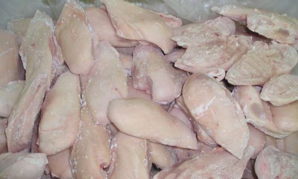 DETAJE/Bllokohen filetot e pulës, ndalohen 27 tonë në Durrës, çfarë gjeti AKU