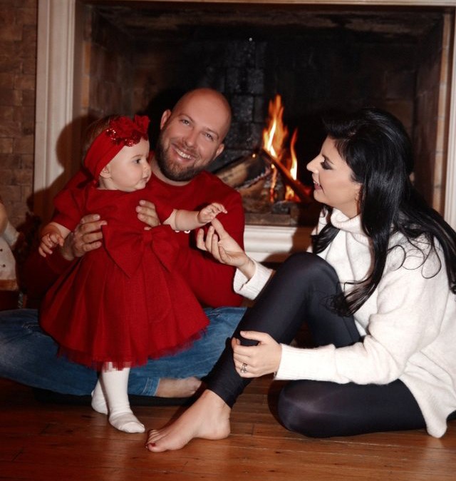 U përfol se e tradhëtoi me ish-deputetin, reagon për herë të parë burri i aktores shqiptare