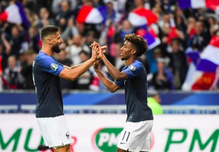 Francezët ngatërrojnë himin e Shqipërisë, vënë një tjetër që u vjen ndoresh, si reagoi komentatori I Kosovës