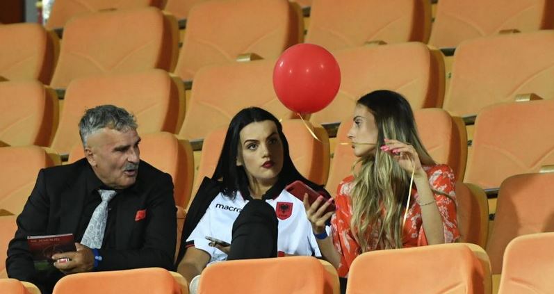 FOTO/ Politikanët që përjetuan ‘live’ emocionet e sfidës Shqipëri – Islandë