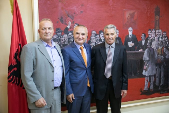 Parandaluan tragjedinë në Kavajë, Meta pret dy heronjtë: Shembuj të tillë i duhen shoqërisë