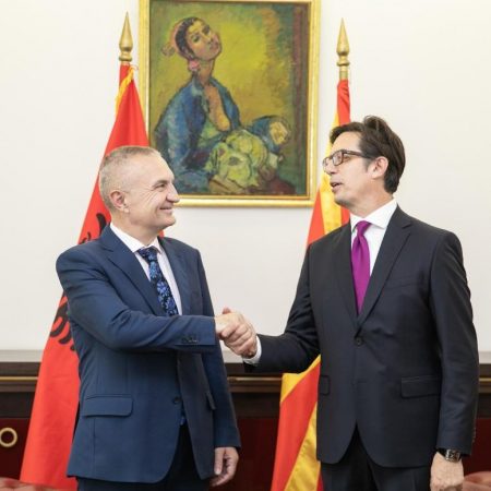 LETRA/Meta mesazh homologut të tij në ditën e Pavarësisë: Adresoni çështjet e shqiptarëve