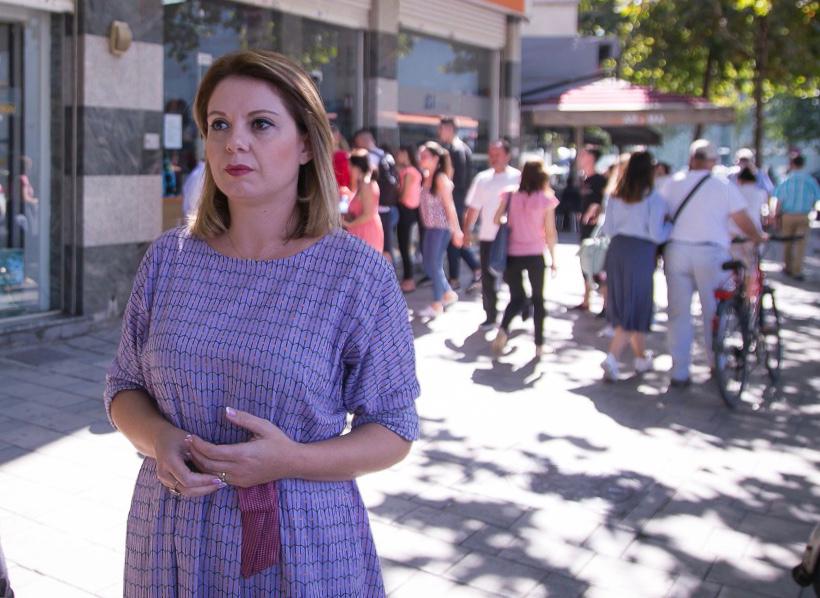FOTO/ ‘Librat shkollorë’, ish-deputetja: Ky është realiteti, jo ai që prezanton Rama dhe Veliaj
