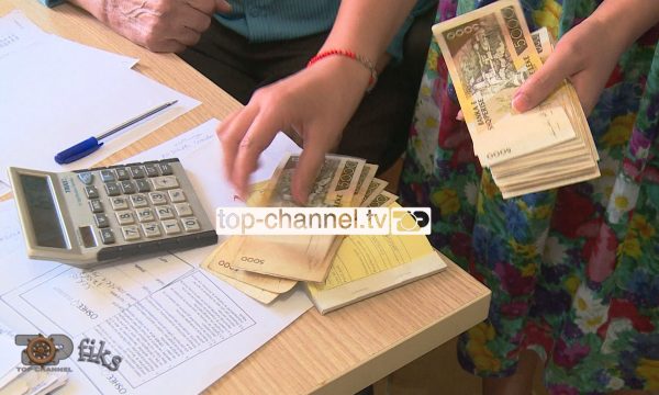 Arkëtarja e postës vjedh pensionet, të moshuarit ‘sorollaten’ gjyqeve prej tre vitesh