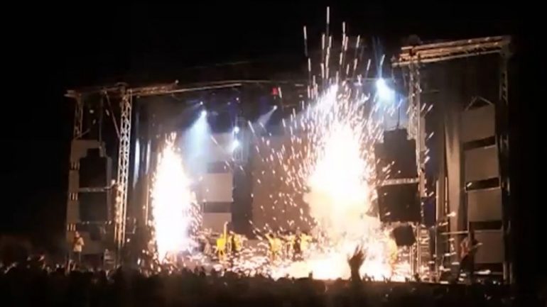 VIDEO/Tmerruese, shokohen spektatorët këngëtarja e njohur vdes në skenë