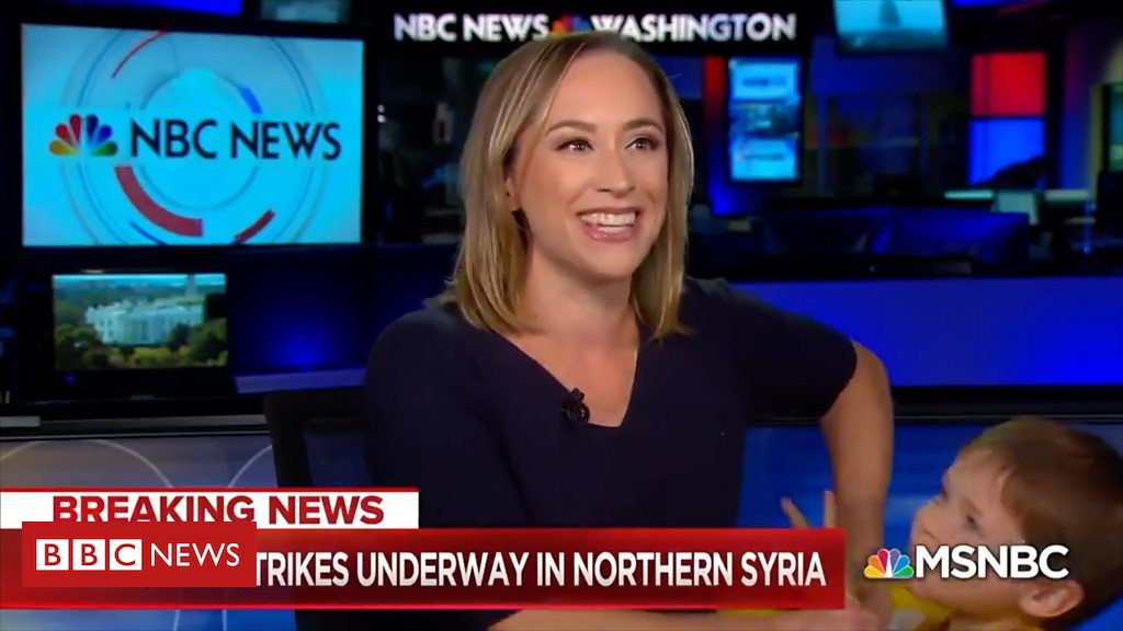 VIDEO/Gazetarja kapet e papërgatitur gjatë raportimit “live”, djali i saj futet në studio dhe e ndërpret