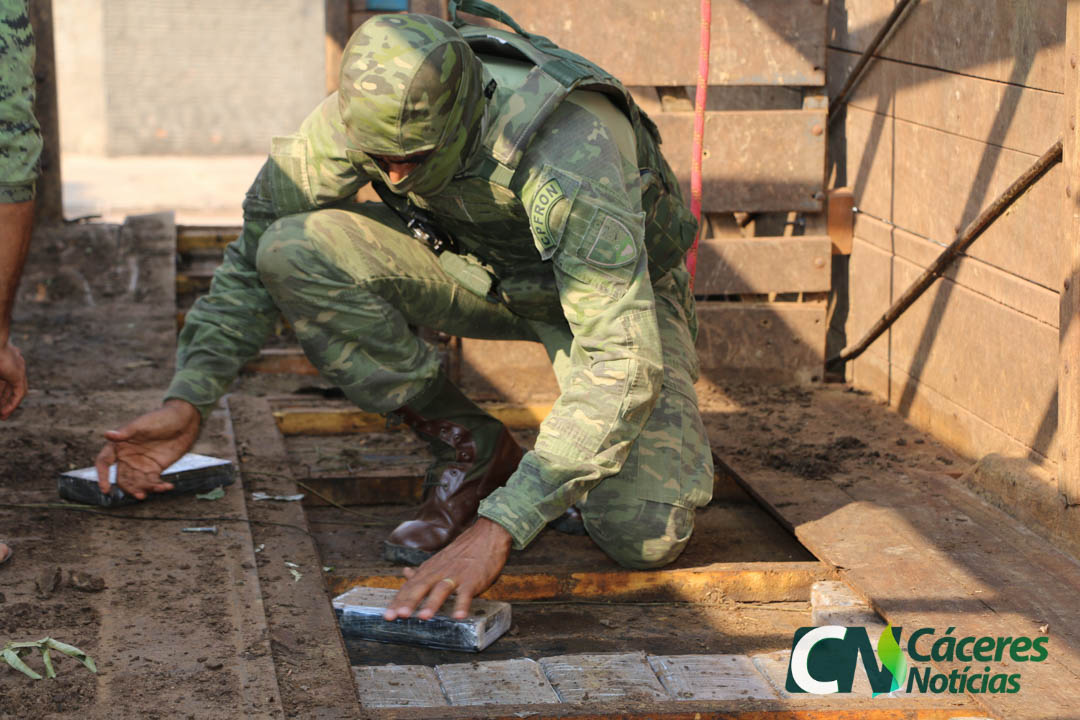 FOTO & VIDEO/ Kapen 617 kilogramë kokainë me logon e klubit të Elbasanit