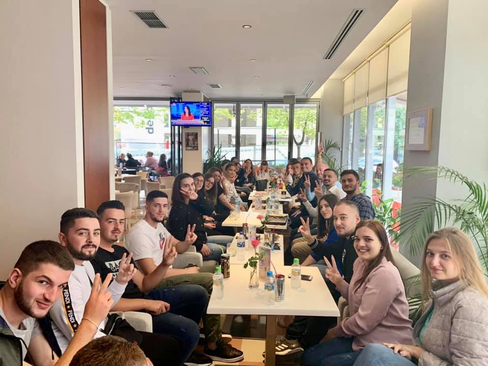 FOTO/”Shihemi në takimin me Kryetarin e Forumit Rinor të CDU”, Këlliçi: Studentët kanë shumë ide dhe pyetje