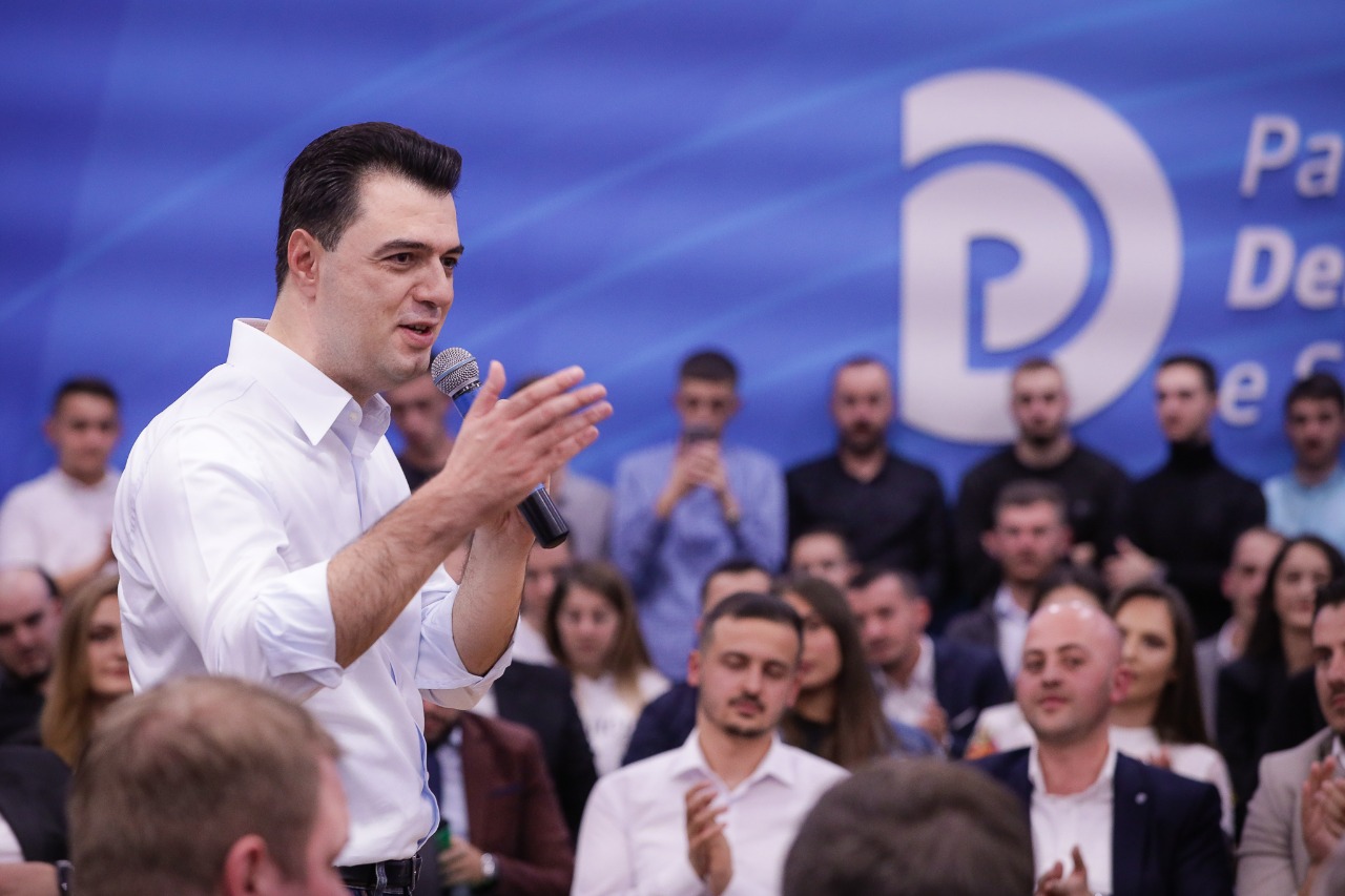 “ Duhet ndryshim” Basha nis turin kombëtar për rininë