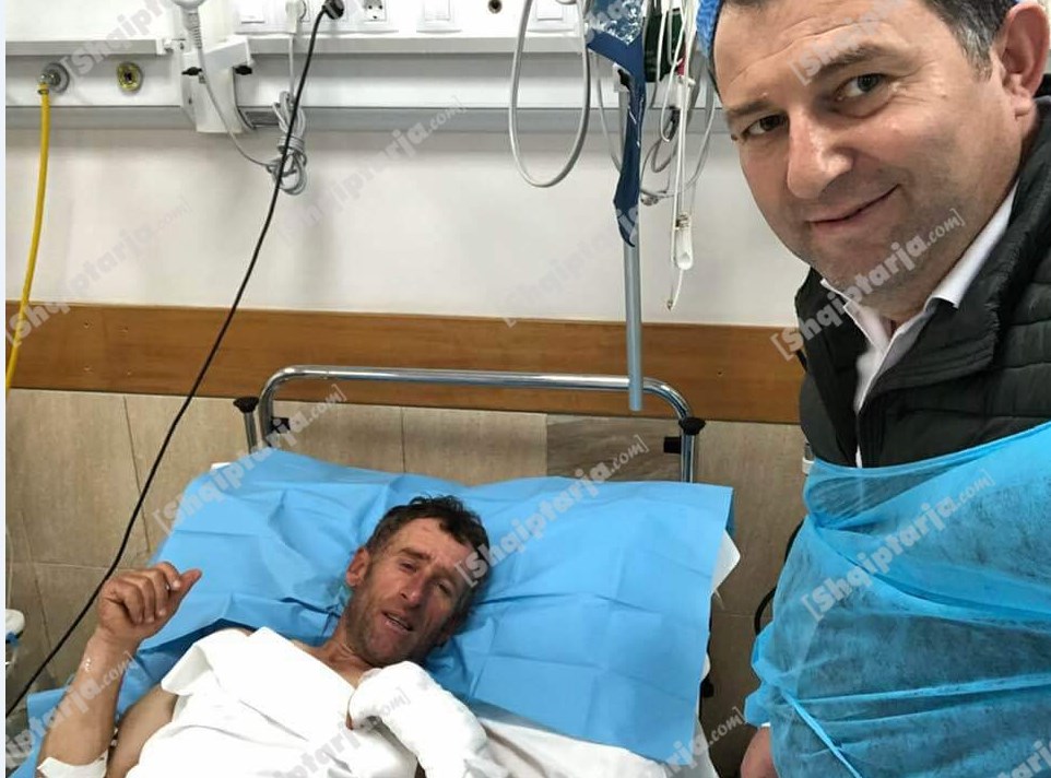 VIDEO/ Dalin pamjet e bariut qe u perlesh me ariun