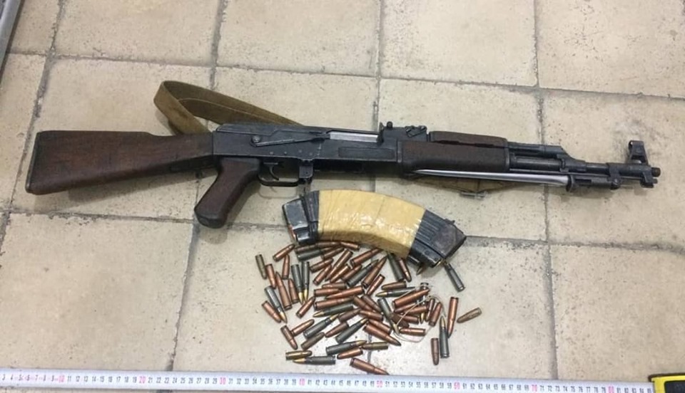 “Kontrolle në banesa dhe makina”, policia jep detajet: I riu në Lezhë u kap me arsenal armësh