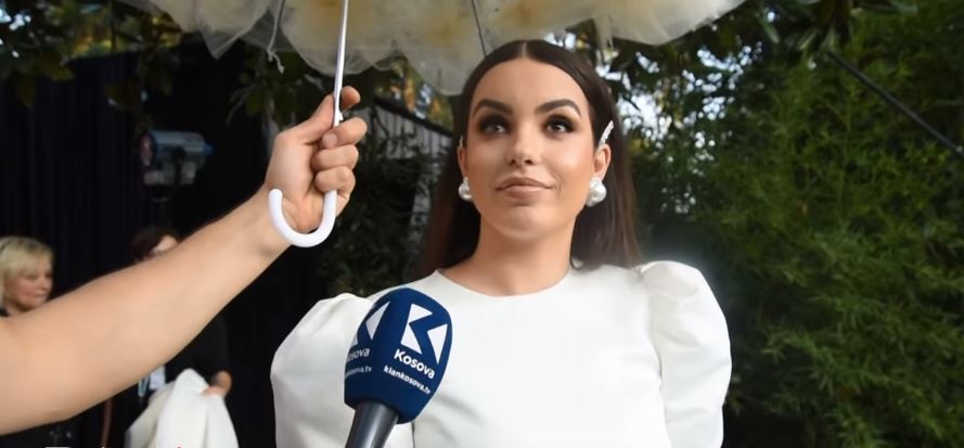 VIDEO/”Po i paraprij dasmës”, Armina tregon kur do të martohet me Shkëlzen Berishën